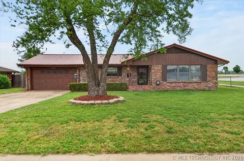 5716 Baylor Dr, Bartlesville, OK 74006