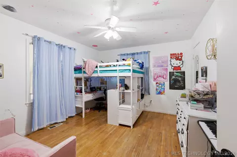 Bedroom - 909 W 9th St, Ada, OK 74820 photo 1 of 5
