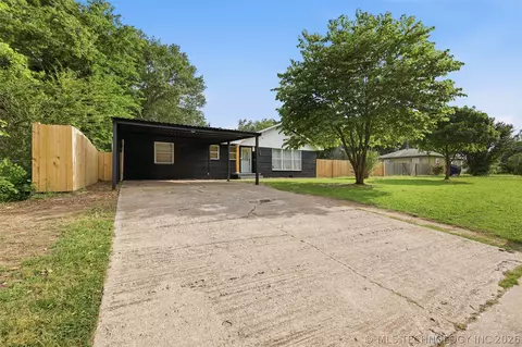 Other - 909 W 9th St, Ada, OK 74820 photo 2 of 10
