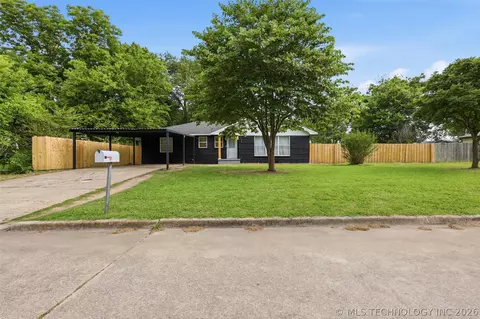 Exterior - 909 W 9th St, Ada, OK 74820 photo 4 of 12