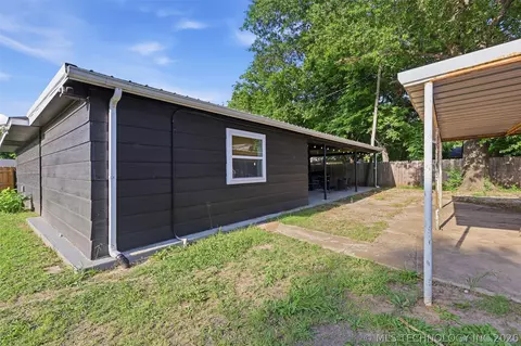 Exterior - 909 W 9th St, Ada, OK 74820 photo 9 of 12