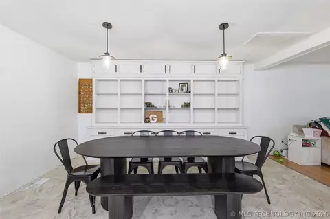 Dining - 909 W 9th St, Ada, OK 74820 photo 1 of 3