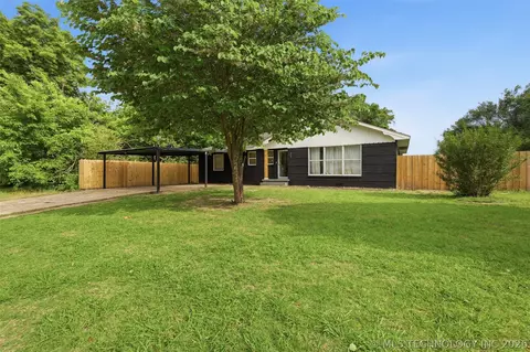 Exterior - 909 W 9th St, Ada, OK 74820 photo 2 of 12