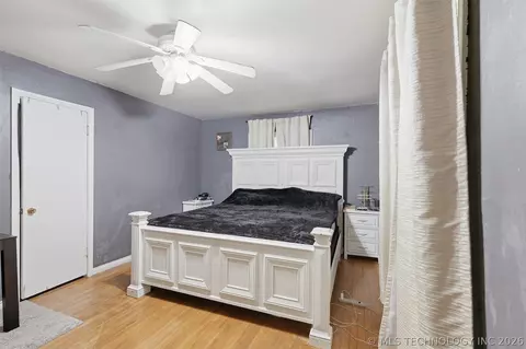 Bedroom - 909 W 9th St, Ada, OK 74820 photo 5 of 5