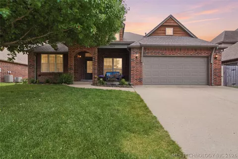 4610 E 143rd St, Bixby, OK 74008
