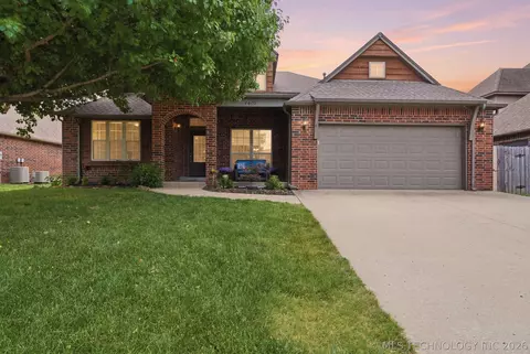 4610 E 143rd St, Bixby, OK 74008
