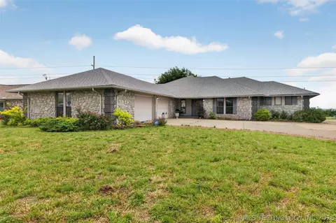 18820 Ridge Rd, Catoosa, OK 74015