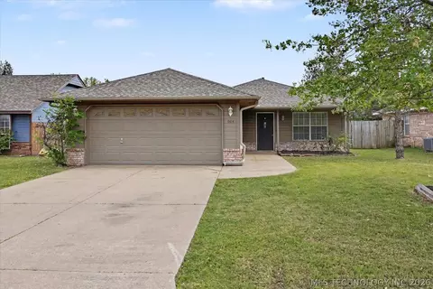 9414 E Magnoliawood Dr, Claremore, OK 74019