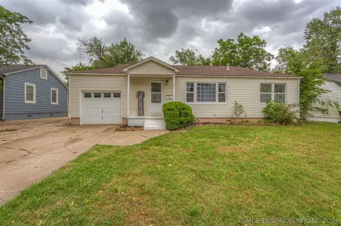 407 N Cedar St, Owasso, OK 74055