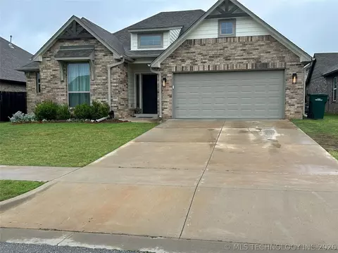 5109 S Walnut Creek Dr, Sand Springs, OK 74063