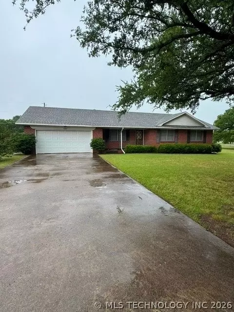 1311 Twin Lks, Madill, OK 73446