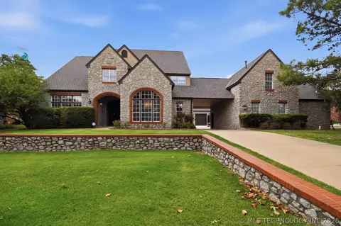 4809 Oak Leaf Dr, Tulsa, OK 74132