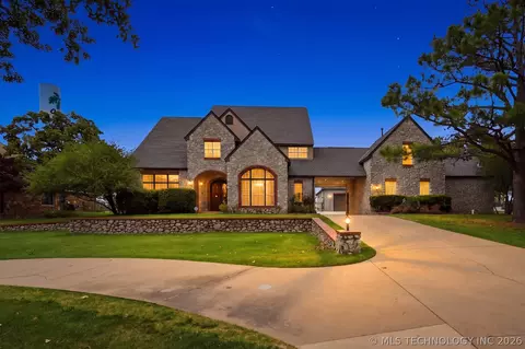 4809 Oak Leaf Dr, Tulsa, OK 74132
