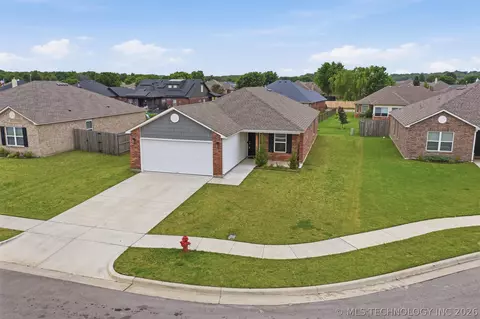 27807 E 114th Pl S, Coweta, OK 74429