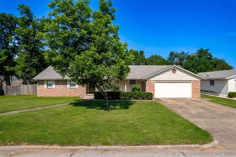 2332 S Nogales Ave, Tulsa, OK 74107
