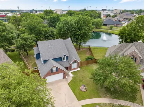 8802 N 136th East Ave, Owasso, OK 74055