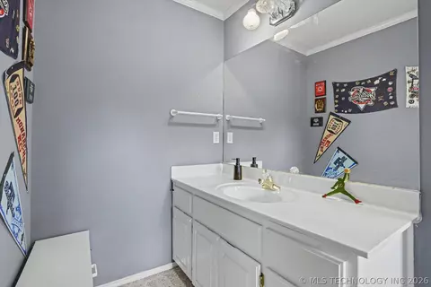 Bath - 8622 E 100th Pl, Tulsa, OK 74133 photo 5 of 6