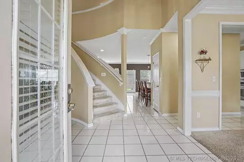 Entry Way - 8622 E 100th Pl, Tulsa, OK 74133 photo 1 of 3