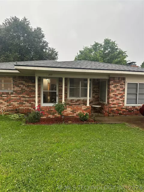 209 May St, Calera, OK 74730
