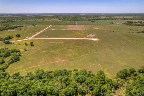 18511 S 369th East Ave, Porter, OK 74454