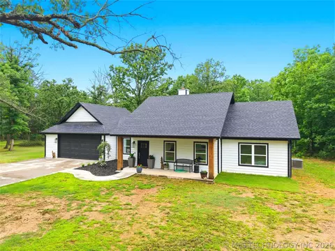 466070 E 800, Stilwell, OK 74960