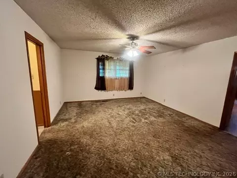 Living - 603 7th Ave, Warner, OK 74469 photo 11 of 11