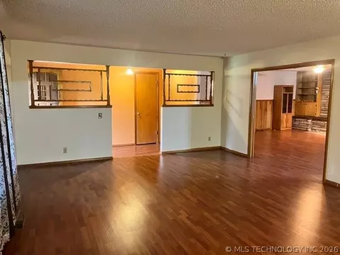 Living - 603 7th Ave, Warner, OK 74469 photo 1 of 11
