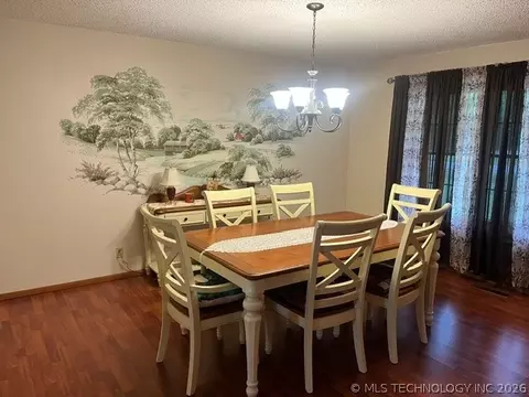Dining - 603 7th Ave, Warner, OK 74469 photo 1 of 2
