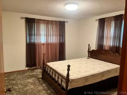 Bedroom - 603 7th Ave, Warner, OK 74469 photo 4 of 6