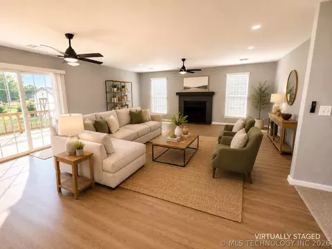Living - 237 Hamilton Rd, Eufaula, OK 74432 photo 1 of 2