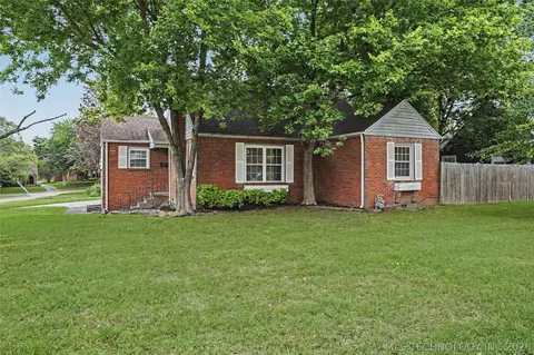 3102 E 2nd St, Tulsa, OK 74104 photo 3