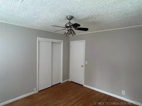 Bedroom - 6931 E 6th St, Tulsa, OK 74112 photo 5 of 6