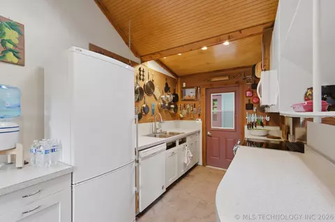 Kitchen - 6504 463 Rd, Hulbert, OK 74441 photo 1 of 1