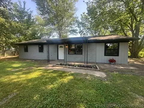 639 Green Country Dr, Tahlequah, OK 74464