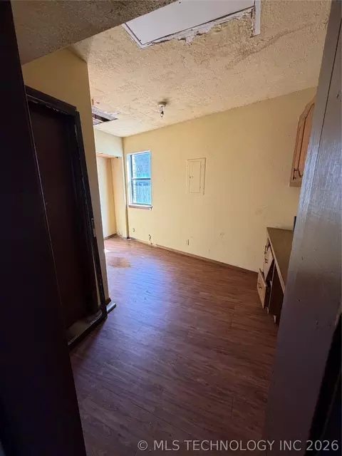 Entry Way - 12306 E 18th Pl, Tulsa, OK 74128 photo 4 of 7