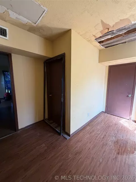 Entry Way - 12306 E 18th Pl, Tulsa, OK 74128 photo 5 of 7