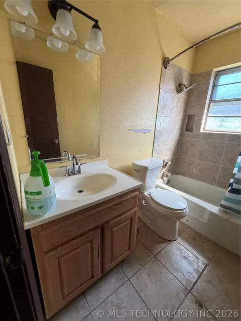Bath - 12306 E 18th Pl, Tulsa, OK 74128 photo 3 of 6