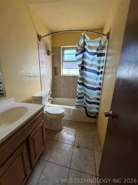 Bath - 12306 E 18th Pl, Tulsa, OK 74128 photo 2 of 6
