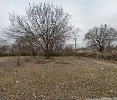 4986 N Trenton Ave, Tulsa, OK 74126