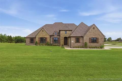 8438 E 106th Pl N, Owasso, OK 74055