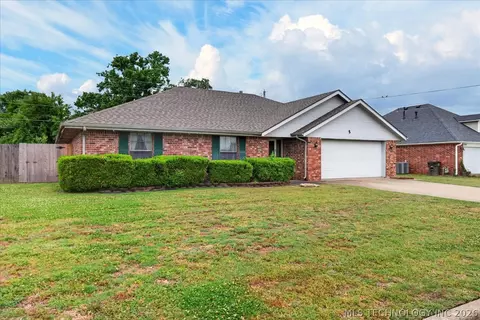 4809 Nebraska Ave, Bartlesville, OK 74006