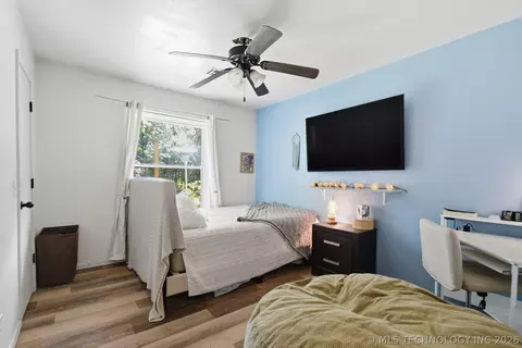 Bedroom - 209 E Austin St, Broken Arrow, OK 74011 photo 3 of 4