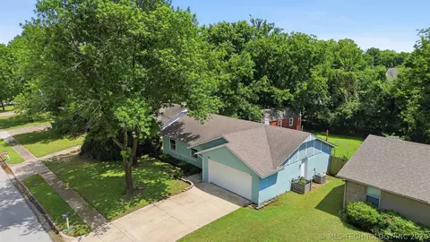 View/Area - 209 E Austin St, Broken Arrow, OK 74011 photo 1 of 5