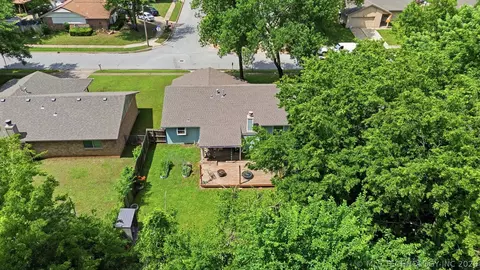 View/Area - 209 E Austin St, Broken Arrow, OK 74011 photo 2 of 5
