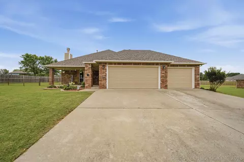 14205 S 220th Ave E, Coweta, OK 74429