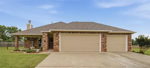 14205 S 220th Ave E, Coweta, OK 74429