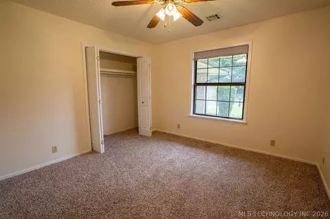 12122 E 37th Pl, Tulsa, OK 74146 photo 10