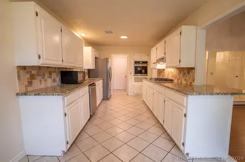 12122 E 37th Pl, Tulsa, OK 74146 photo 16
