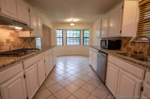 12122 E 37th Pl, Tulsa, OK 74146 photo 13