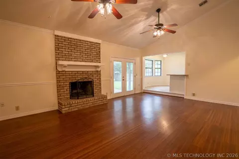 12122 E 37th Pl, Tulsa, OK 74146 photo 4